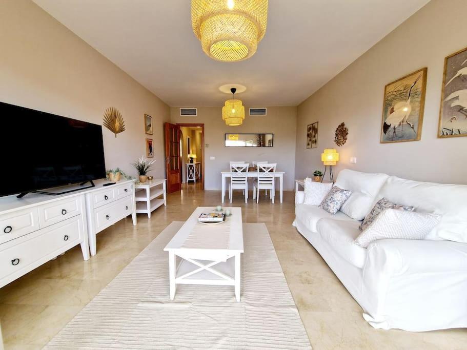 Appartement Royal Golf View: 2Br, Pools & Ac à Sitio de Calahonda Extérieur photo