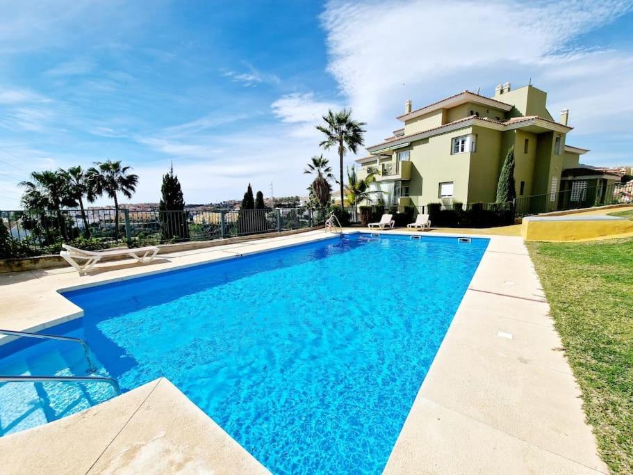 Appartement Royal Golf View: 2Br, Pools & Ac à Sitio de Calahonda Extérieur photo