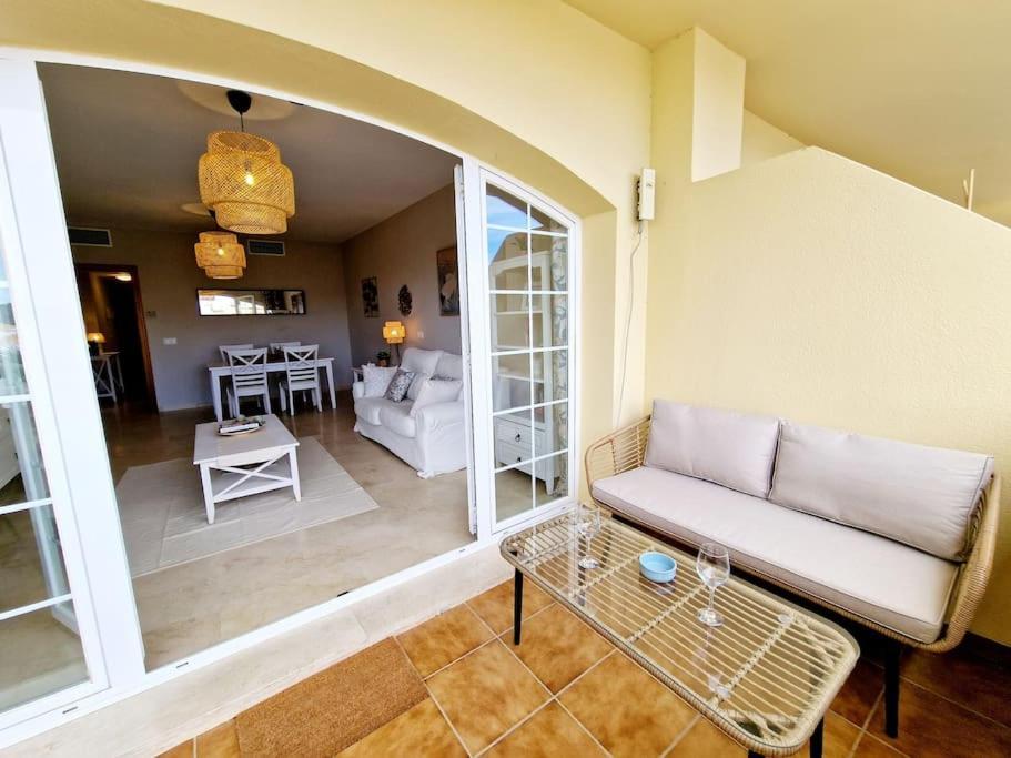 Appartement Royal Golf View: 2Br, Pools & Ac à Sitio de Calahonda Extérieur photo