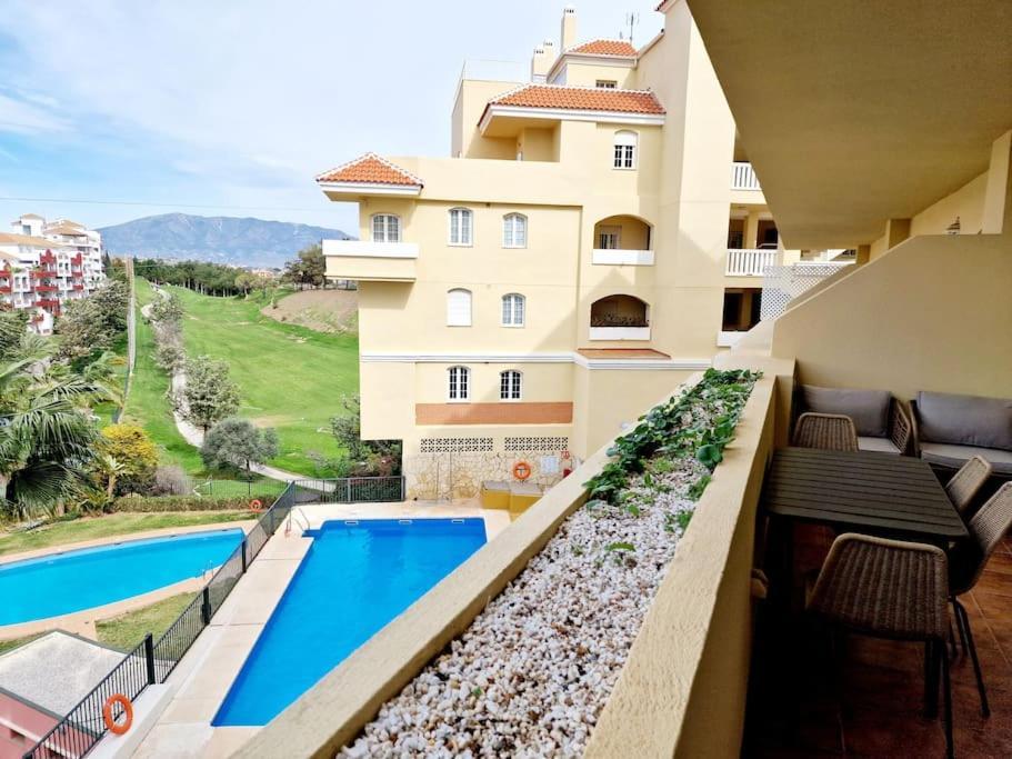 Appartement Royal Golf View: 2Br, Pools & Ac à Sitio de Calahonda Extérieur photo