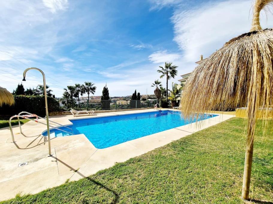 Appartement Royal Golf View: 2Br, Pools & Ac à Sitio de Calahonda Extérieur photo