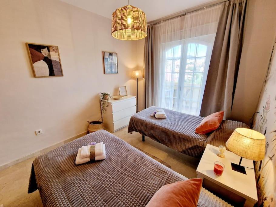 Appartement Royal Golf View: 2Br, Pools & Ac à Sitio de Calahonda Extérieur photo