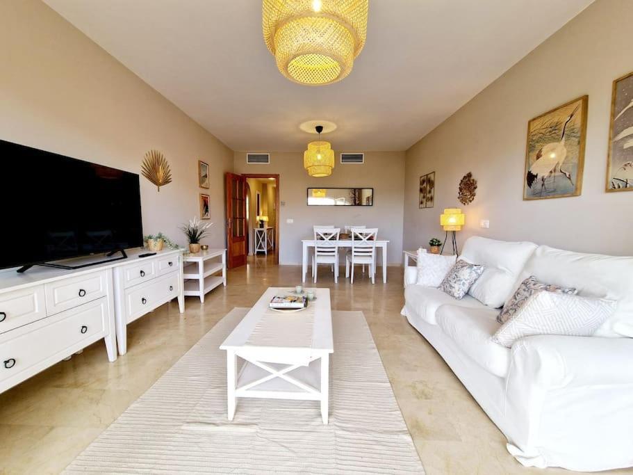 Appartement Royal Golf View: 2Br, Pools & Ac à Sitio de Calahonda Extérieur photo
