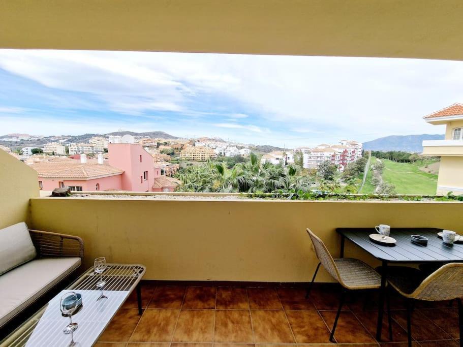 Appartement Royal Golf View: 2Br, Pools & Ac à Sitio de Calahonda Extérieur photo