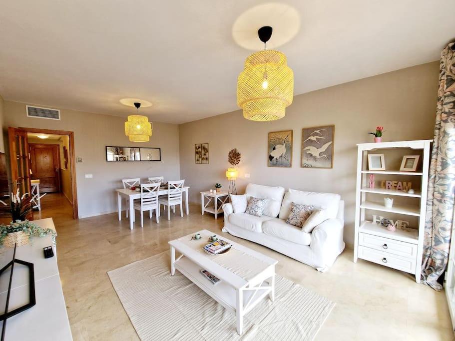 Appartement Royal Golf View: 2Br, Pools & Ac à Sitio de Calahonda Extérieur photo