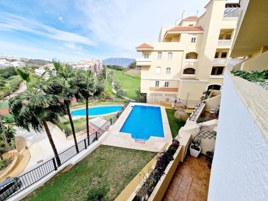 Appartement Royal Golf View: 2Br, Pools & Ac à Sitio de Calahonda Extérieur photo